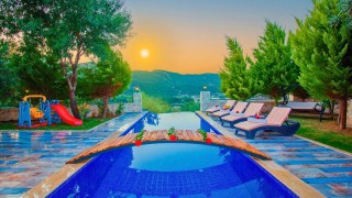Villa Soft Sarıbelen | Isıtmalı Kapalı Havuz & Saunalı, Korunaklı 2+1 