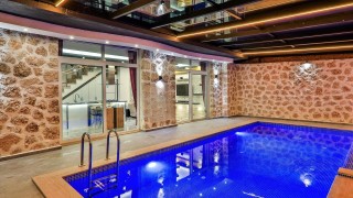 Villa Arteon, Korunaklı teraslı, Isıtmalı kapalı havuz & Saunalı Villa