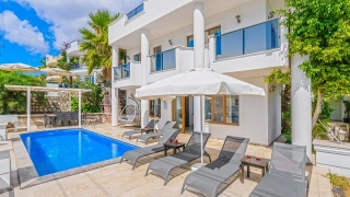 Villa Palm Kalkan | Kalkan Merkez’de Deniz Manzaralı 10 Kişilik Villa
