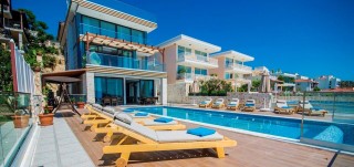 Villa Mavi Kelebek | Kalkan Kışla’da Isıtmalı Havuzlu, 6 Odalı Villa