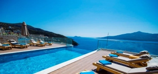 Villa Mavi Kelebek | Kalkan Kışla’da Isıtmalı Havuzlu, 6 Odalı Villa