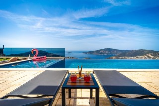 Villa Anıl, Deniz Manzaralı, Hamam & Saunalı 3+1 Lüks Villa