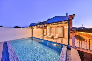 Villa Safran Kaş – Kaş Çukurbağ’da Doğa İçinde 2+1 Lüks Kiralık Villa