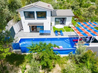 Villa Öz Kaplan | Doğa İçinde 4 Kişilik Jakuzili Kalkan Balayı & Aile 