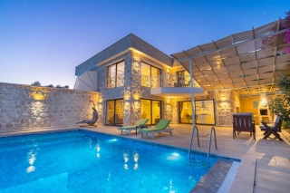 Villa Narin 2 | Kalkan İslamlar’da Korunaklı, Ultra Lüks ve Bahçeli 