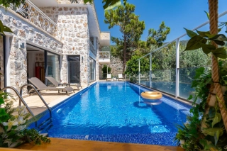 Villa Narin 4 | Kalkan İslamlar’da Kapalı Isıtmalı Havuzlu Lüks Villa