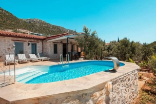 Villa Olives Kalkan | Kördere’de Deniz Manzaralı, Korunaklı Villa
