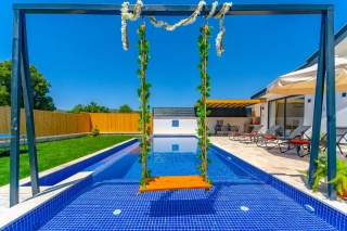 Villa Dorya | Kalkan Bezirgan’da Jakuzili, Korunaklı, Doğa Manzaralı 