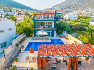 Villa Vistale Duo – Kalkan Merkezde Deniz Manzaralı Lüks Kiralık Villa