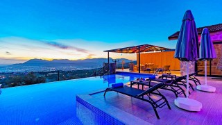 Villa Epona – Kalkan Üzümlü’de Jakuzili Havuzlu, Doğa İçinde 2+1 Tatil