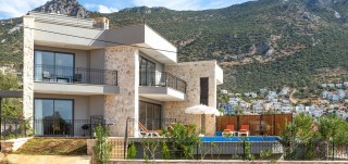 Villa Granatum | Kalkan’da Panoramik Manzaralı, Eski Merkeze Yakın Taş