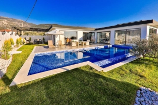 Villa Tadım | Üzümlü’de Patara Manzaralı, Isıtmalı Kapalı Havuzlu