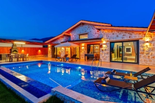 Villa Gökçe Çavdır | Kalkan’da Korunaklı ve Jakuzili Kiralık Villa