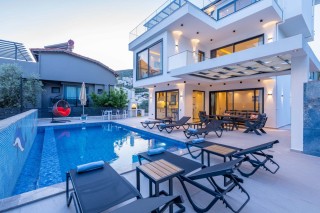 Villa Lovelet 1 | Kalkan Ortaalan’da ,Deniz Manzaralı 3+1 Villa