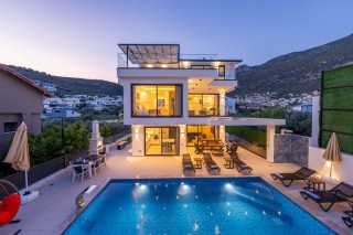 Villa Lovelet 2 | Kalkan Ortaalan’da ,Deniz Manzaralı 3+1 Villa