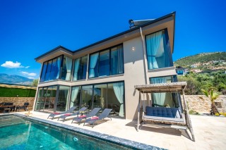 Villa Colombia | Korunaklı Bahçeli, Jakuzili 2+1 Lüks Villa