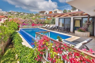 Villa Queen |  Panoramik Deniz Manzaralı, Özel Havuzlu 3+1 Lüks Villa