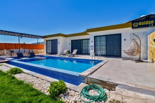 Villa Golden 2 | Kalkan Sarıbelen’de Korunaklı, Jakuzili Özel Havuzlu