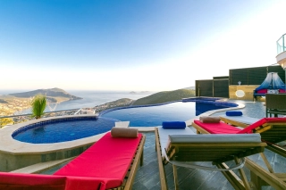 Villa Zirve Akbel | Kalkan Akbel’de Jakuzili, Korunaklı Villa