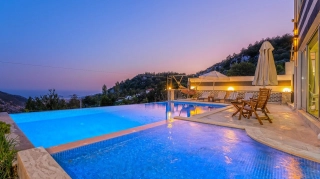 Villa Zilan – Kalkan İslamlar’da Kapalı Havuzlu Muhafazakâr Lüks Villa