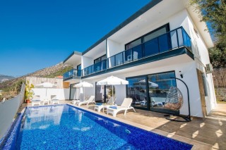 Villa Saydan Exclusive – Kalkan Üzümlü’de Isıtmalı Kapalı Havuzlu Lüks
