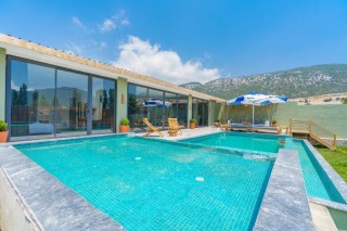 Villa Stay 2 – Kalkan Bezirgan’da Doğa ile İç İçe Korunaklı Villa