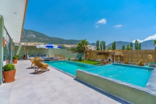 Villa Stay 2 – Kalkan Bezirgan’da Doğa ile İç İçe Korunaklı Villa