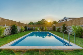Villa Sumy – Kalkan Bezirgan’da, Doğa Manzaralı ve Muhafazakar Villa