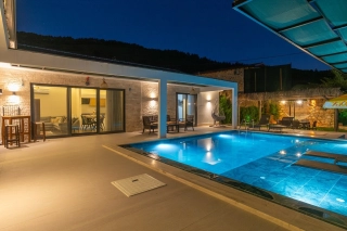Villa Su Luxury Duo | Kalkan Hacıoğlan’da Jakuzili ve Korunaklı 
