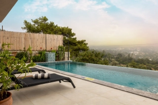 Villa Luvi House – Kalkan İslamlar’da Ahşap Mimarili, Özel Havuzlu