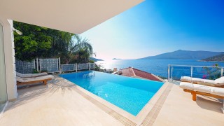 Villa Blue Diamond | Kalkan Kömürlük’de, 3+1 Lüks Villa