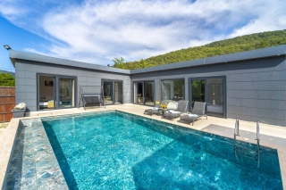 Villa Loçka | Kalkan Hacıoğlan’da Mahremiyet Odaklı, Özel Havuzlu 2+1 