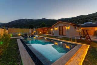 Villa Green Sarıbelen – Kalkan Sarıbelen’de Korunaklı Havuzlu 