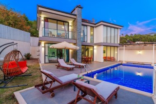 Villa Ustali İslamlar – Kalkan İslamlar’da Korunaklı Havuzlu 2+1 