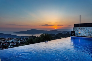 Villa Regal Kördere – Deniz Manzaralı, Çocuk Havuzlu Lüks Aile Villası