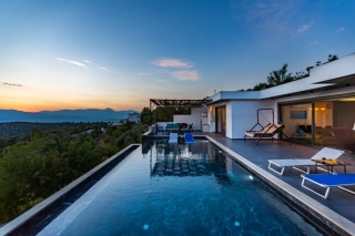 Villa Erdem Üzümlü – Kalkan Üzümlü’de Jakuzili, Korunaklı Özel Havuzlu