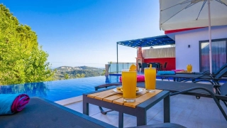 Villa Gökdağ – Kalkan İslamlar’da Korunaklı, Jakuzili Kiralık Villa