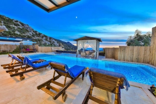 Villa Florya Duo | Kalkan İslamlar’da Korunaklı Jakuzili Balayı Villa
