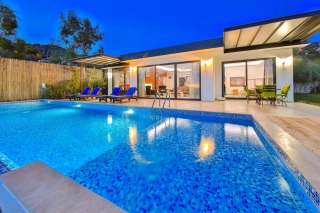 Villa Florya Duo | Kalkan İslamlar’da Korunaklı Jakuzili Balayı Villa