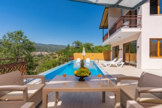 Villa Sarıyar | Kalkan Sarıbelen’de Doğa Manzaralı, Korunaklı 