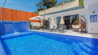 Villa Nar Çiçeği 2 | Kalkan İslamlar’da Doğa ve Deniz Manzaralı Villa