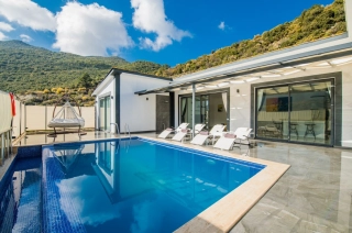 Villa Ceylan | Kalkan Sarıbelen’de Jakuzili, Korunaklı ve Doğa Manzara