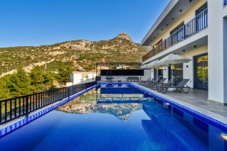 Villa Blue Night | Kalkan İslamlar’da Sauna ve Korunaklı Havuzlu Villa