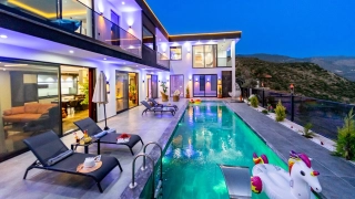 Villa Water Moon | Isıtmalı Havuzlu, Jakuzili, Hamam ve Saunalı Villa