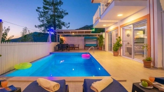 Villa Balım | Kalkan Üzümlü’de Jakuzili, Korunaklı ve Muhafazakâr Özel