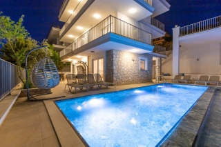 Villa Cassa Sole – Kalkan’da Deniz Manzaralı 4 Yatak Odalı Lüks Kiralı