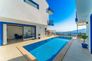 Villa Pırlanta Kördere – Kalkan’da Isıtmalı Kapalı Havuzlu, Hamamlı 