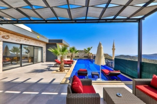 Villa Royal Romeo – Deniz Manzaralı, Isıtmalı Kapalı Havuzlu Lüks 