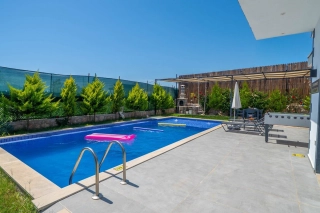 Villa İron 1 – Kalkan Çavdır’da Korunaklı, Jakuzili 2 Kişilik Balayı