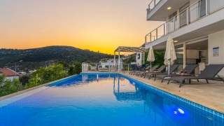 Villa Zeytouna | Kalkan Kızıltaş’ta Deniz Manzaralı Lüks Tatil Villası